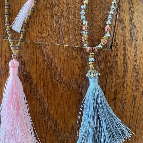 Bundle of tassel necklaces - Picture 5 of 5